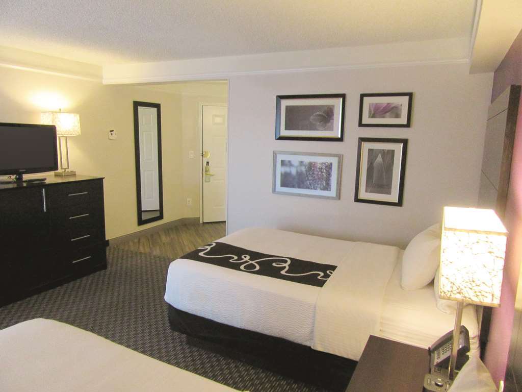 La Quinta By Wyndham Las Vegas Summerlin Tech Hotel Room photo